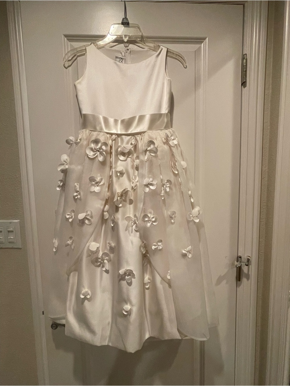 Joan Calabrese Ivory Floral Appliqué Formal Dress